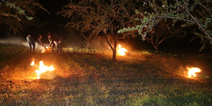 Manisa'da üreticiler zirai don tehlikesine karşı nöbet tutuyor