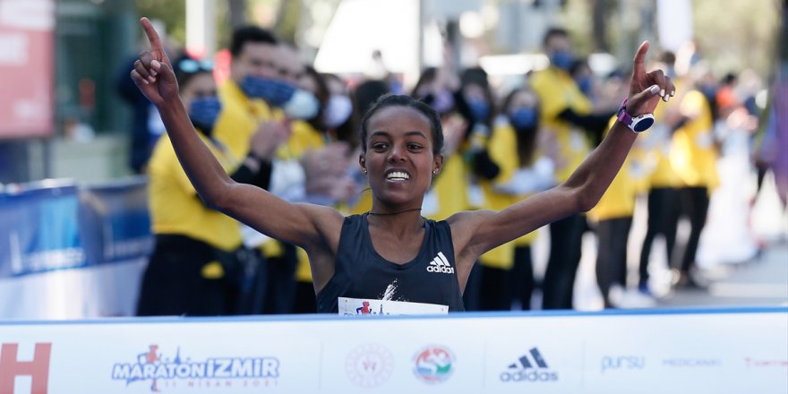 2. Uluslararası İzmir Maratonu koşuldu