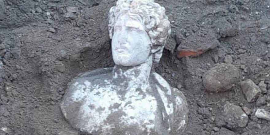 Düzce'deki kazı çalışmalarında İmparator Hadrian dönemine ait büst bulundu