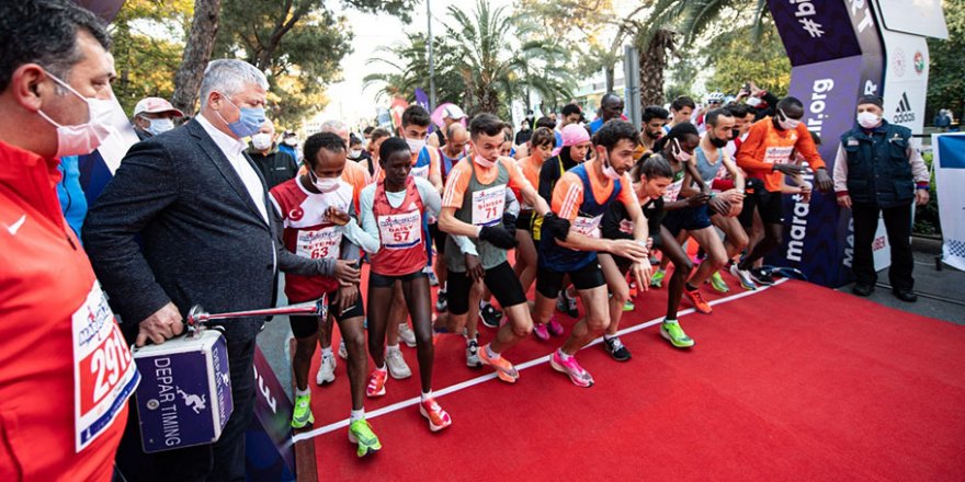 Maratonİzmir tarihe geçti