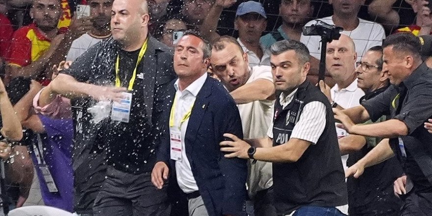 Göztepe maçında Fenerbahçe Başkanı Ali Koç'u iterek düşüren zanlıya ev hapsi