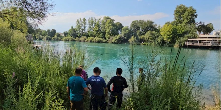 Antalya'da yüzmek için ırmağa giren kişi kayboldu