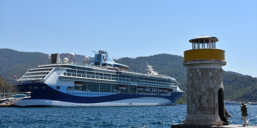 Yolcu gemisi Marella Discovery, "ana limanı" Marmaris'e geldi