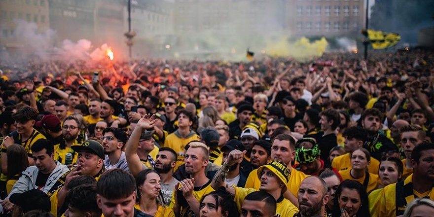 Borussia Dortmund taraftarları, silah üreticisi şirketle anlaşmayı protesto edecek