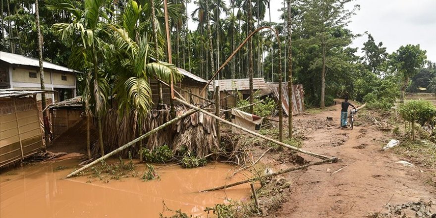 Hindistan'ın Tripura eyaletindeki sel ve heyelanlarda ölenlerin sayısı 22'ye çıktı