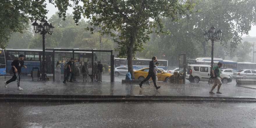 Ankara ve çevresindeki iller için gök gürültülü sağanak uyarısı