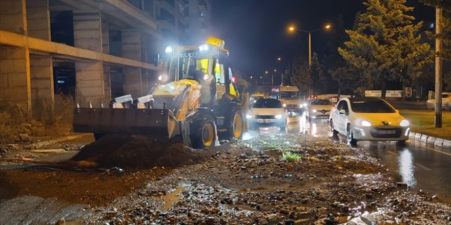 Kahramanmaraş'ta sağanak hayatı olumsuz etkiledi