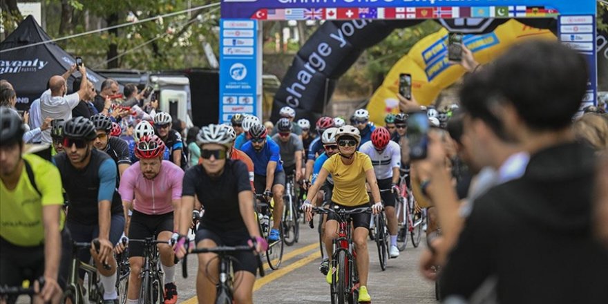 Yüzlerce bisikletçi Gran Fondo Başkent'te pedal çevirdi