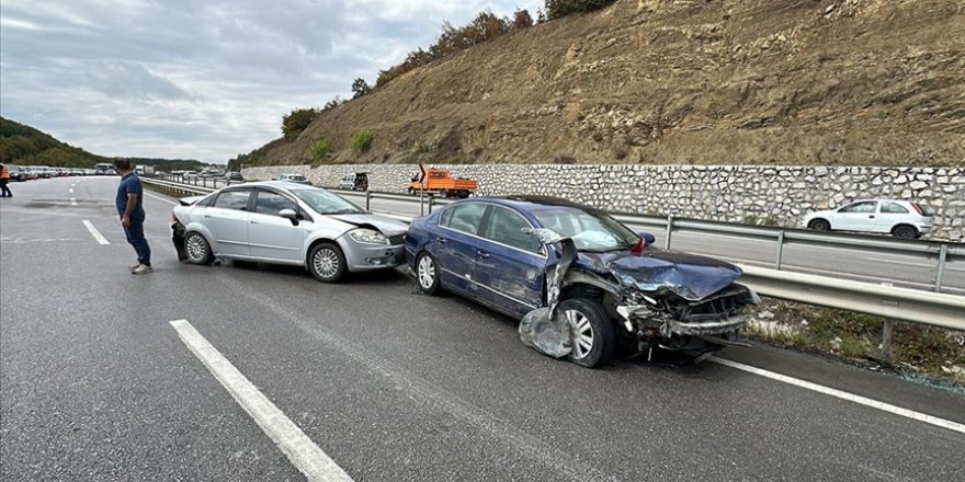 Samsun'daki zincirleme trafik kazasında 6 kişi yaralandı