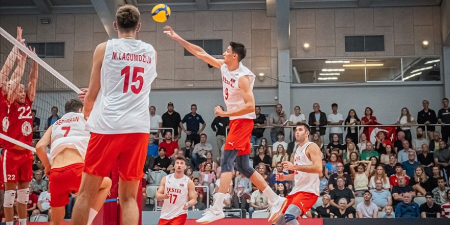 A Milli Erkek Voleybol Takımı, Danimarka'ya 3-0 yenildi