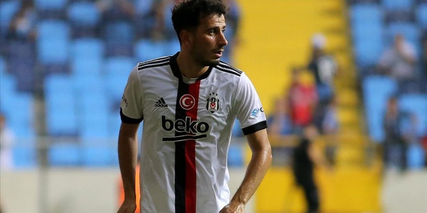 Eski milli futbolcu Oğuzhan Özyakup, 31 yaşında futbola veda etti