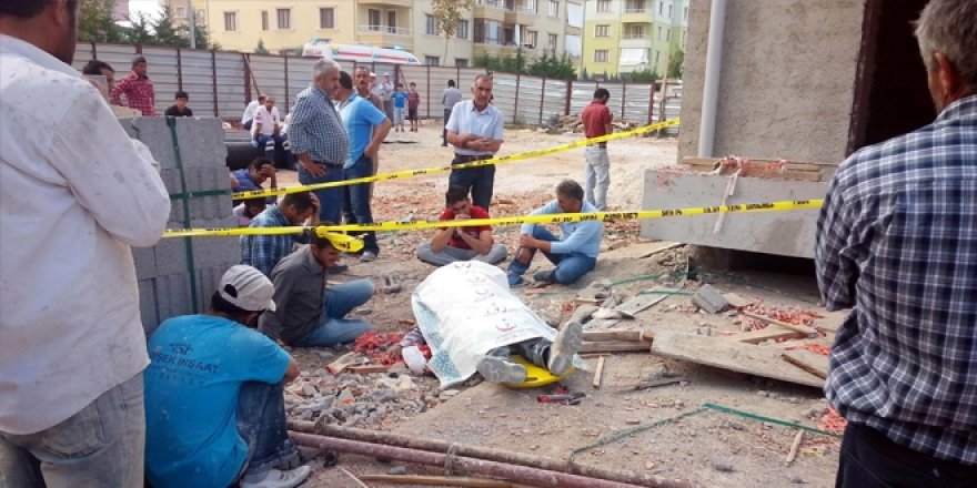 Mersin'de inşaattan düşen işçi yaşamını yitirdi