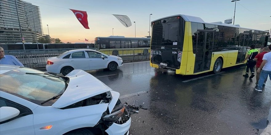 Şişli’de İETT otobüsüyle otomobilin çarpıştığı kazada 3 kişi yaralandı