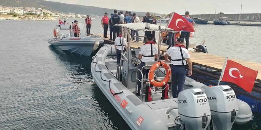 Marmara Denizi'nde kanoyla açıldıktan sonra kaybolan 2 kişiyi arama çalışması sürüyor