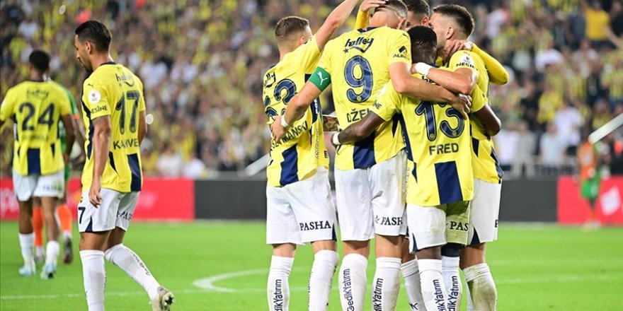 Fenerbahçe, Alanyaspor engelini rahat geçti