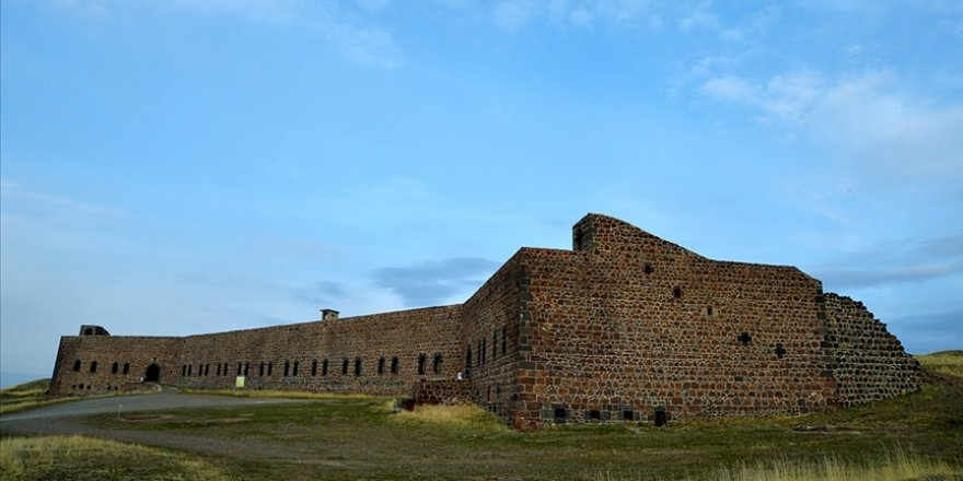 Erzurum'un asırlık tabyalarından "Mecidiye Tabyası" tüm ihtişamıyla ayakta duruyor