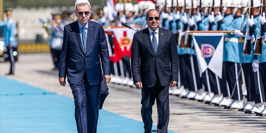 Cumhurbaşkanı Erdoğan, Mısır Cumhurbaşkanı es-Sisi ile bir araya geldi