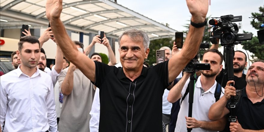 Trabzonspor'un anlaşmaya vardığı teknik direktör Şenol Güneş, Trabzon'a geldi