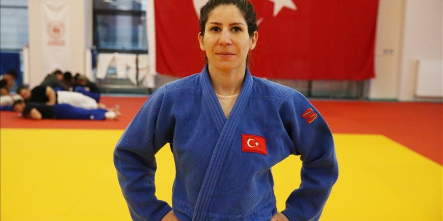 Milli sporcu Ecem Taşın Çavdar, Paris'te bronz madalya kazandı