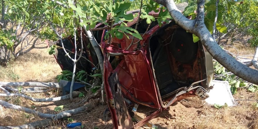 Aydın'da uçuruma yuvarlanan otomobilin sürücüsü öldü, eşi yaralandı