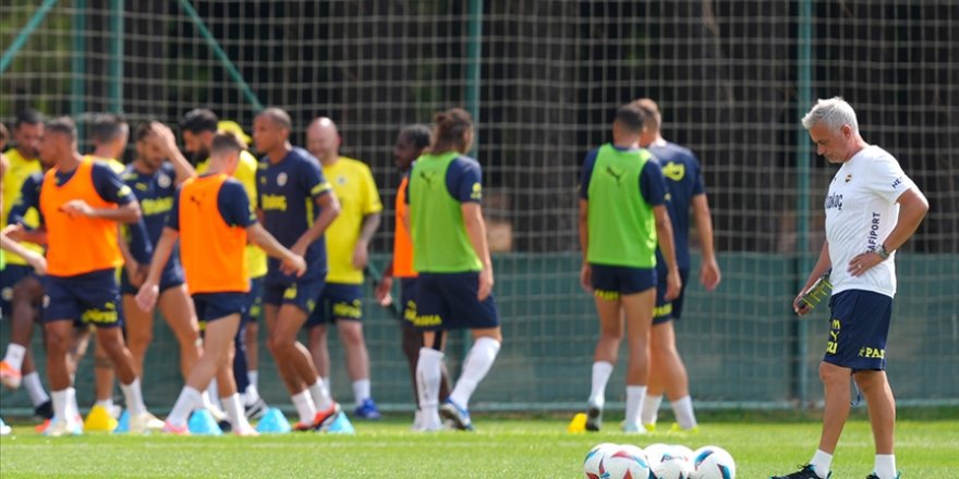 Fenerbahçe, Süper Lig'de yarın Kasımpaşa'ya konuk olacak