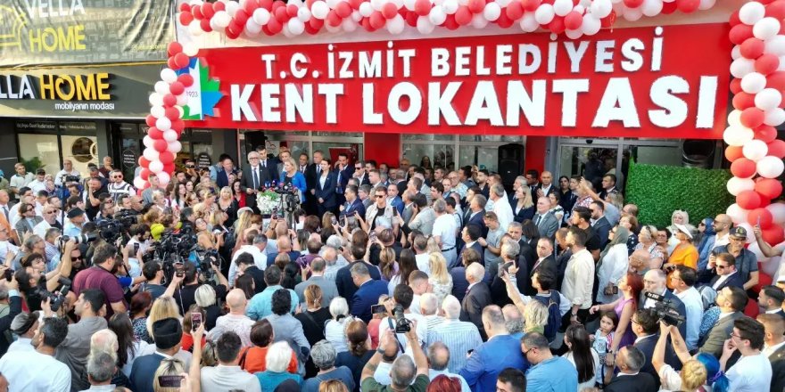 CHP Genel Başkanı Özel, Kocaeli'de Kent Lokantası ve park açılışına katıldı