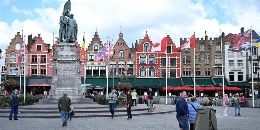 Ziyaretçilerini Orta Çağ'a götüren Brugge turist yoğunluğundan şikayetçi