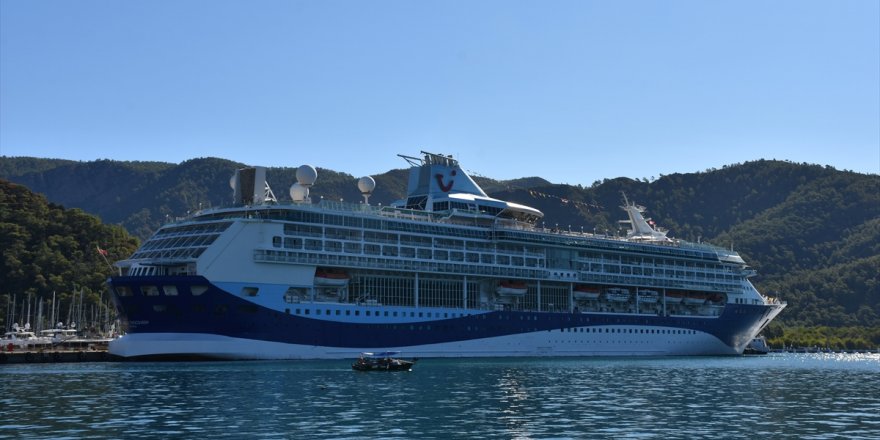 Yolcu gemisi Marella Discovery "ana limanı" Marmaris'e 1801 yolcusuyla geldi