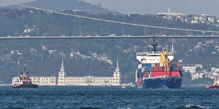 İstanbul Boğazı gemi trafiği çift yönlü olarak kapatıldı