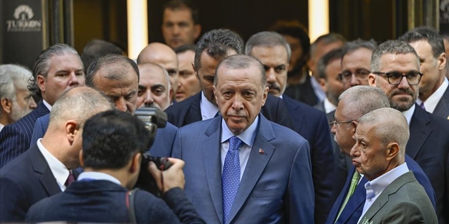 Cumhurbaşkanı Erdoğan, ABD'de TURKEN Foundation'ı ziyaret etti