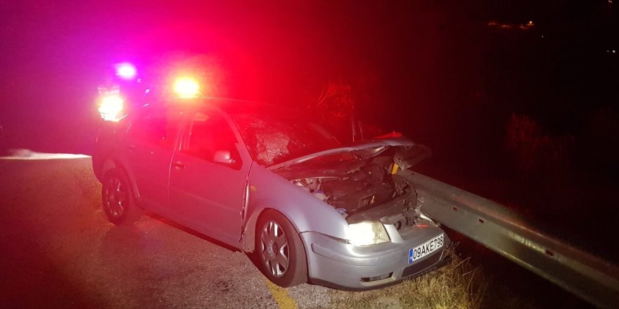 Aydın'da bariyere çarpan otomobildeki 1 kişi öldü, 1 kişi yaralandı