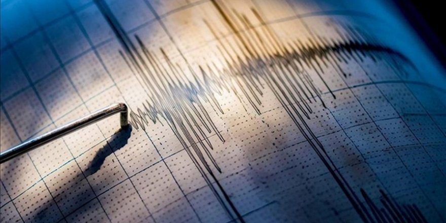 Endonezya'da 6 büyüklüğünde deprem