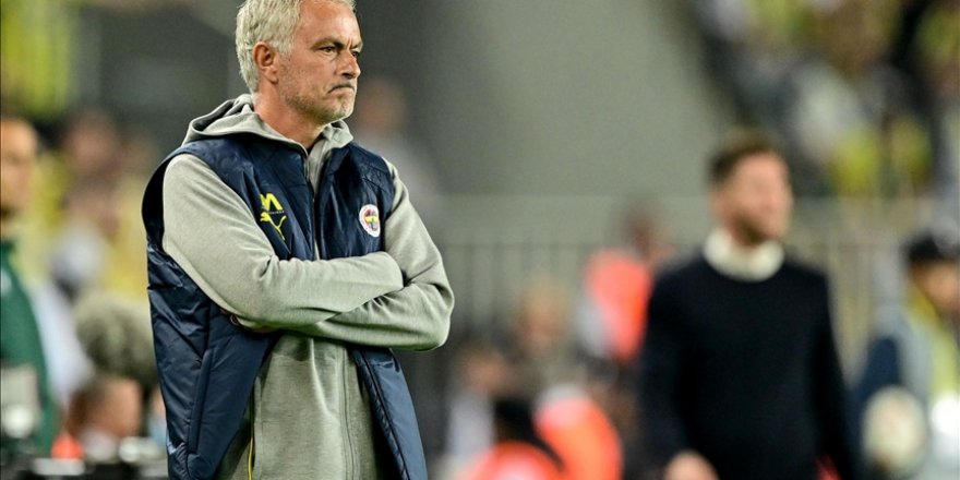 Fenerbahçe teknik direktörü Mourinho: Rahat davranarak son dakikaları kendimiz için biraz zora soktuk