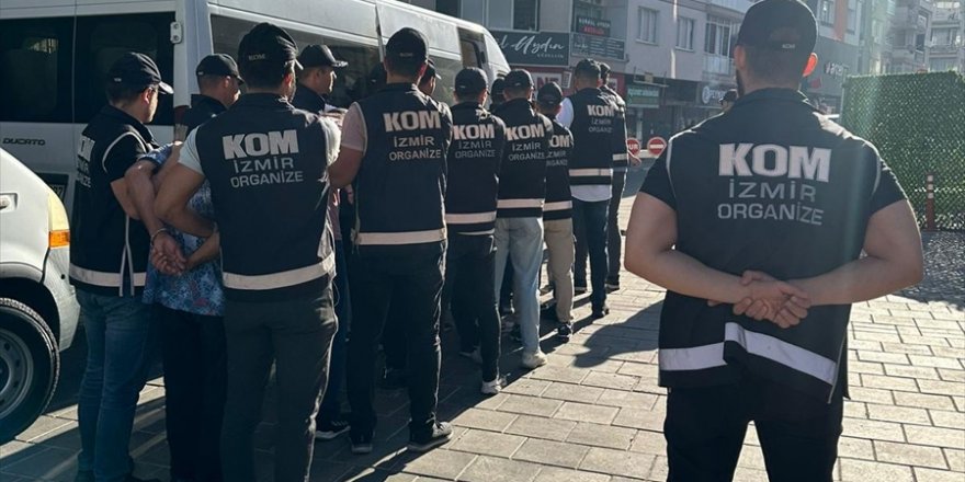 İzmir'de silah kaçakçılığı operasyonunda 7 şüpheli tutuklandı