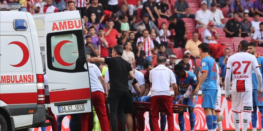 Göztepe, Samsunspor maçında kafasına darbe alan Solet'in durumunun iyi olduğunu açıkladı