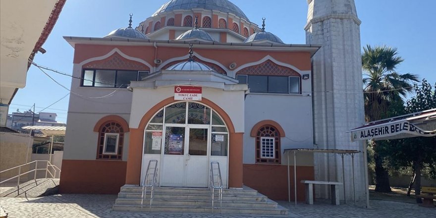 Manisa'da namaz sırasında imama saldıran kişi akıl hastanesine sevk edildi