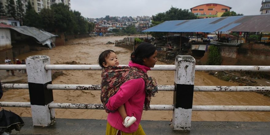 Nepal'deki heyelan ve sellerde 100 kişi hayatını kaybetti