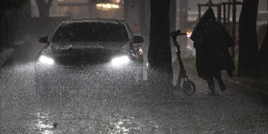 AFAD'dan 23 şehre "sarı", 3 şehre de "turuncu" kodlu sağanak uyarısı