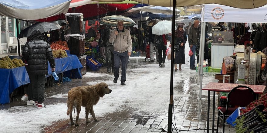 Kütahya'da dolu ve sağanak etkili oldu