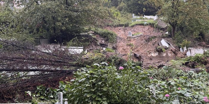 Zonguldak'ta kuvvetli yağış hayatı olumsuz etkiliyor