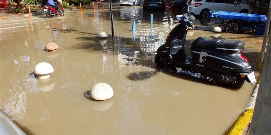 Balıkesir'de sağanak etkili oldu