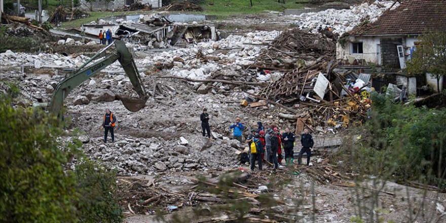 AFAD, Bosna Hersek'te selden etkilenen bölgeye yardım ulaştırıyor