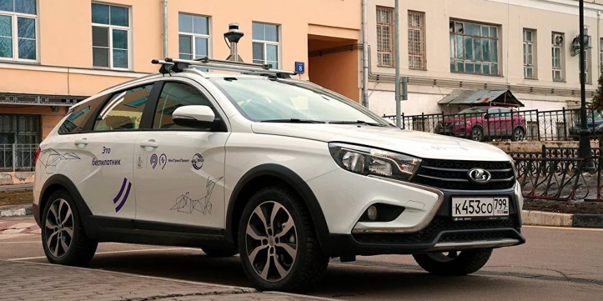 Rusya’nın sürücüsüz yerli otomobili Moskova’da bir hastanede kullanılmaya başlandı