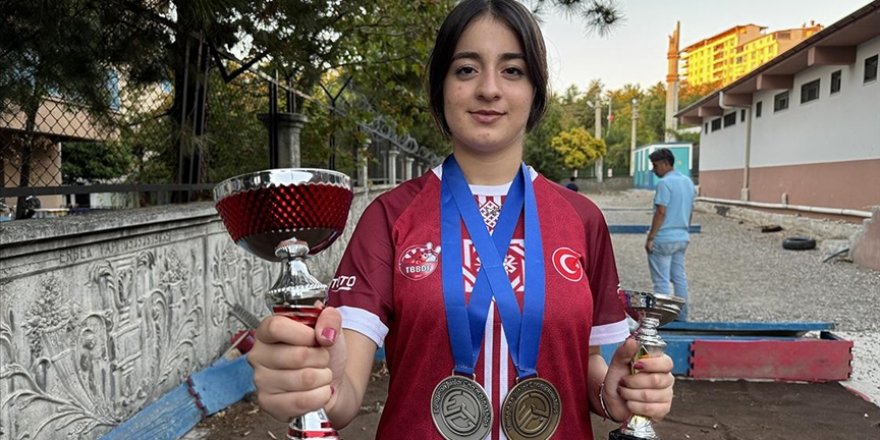 "Hobi olsun" diye başladığı boccede madalya ve kupalara sahip oldu