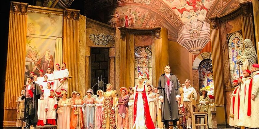 Antalya Devlet Opera ve Balesi "Tosca" operasını sahneledi