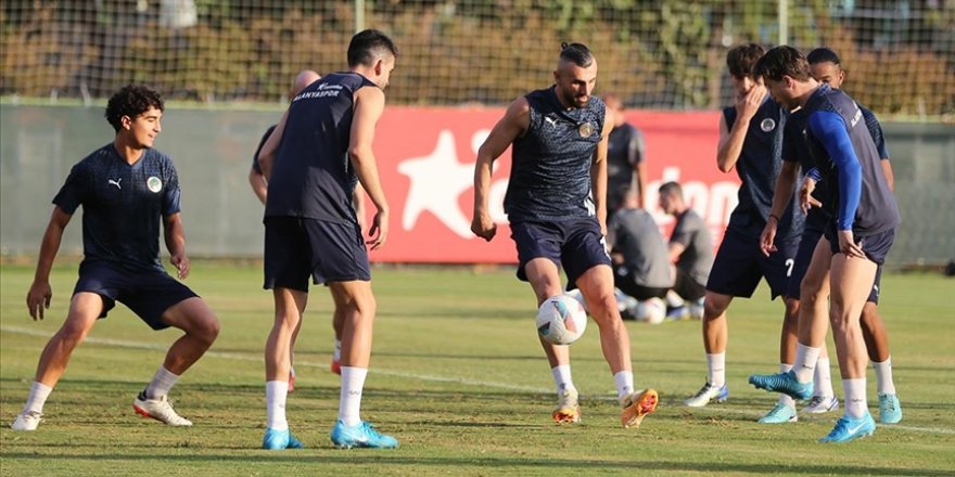 Alanyaspor'da hedef Süper Lig'de kalmak