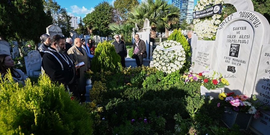 Duayen foto muhabiri Ara Güler mezarı başında anıldı