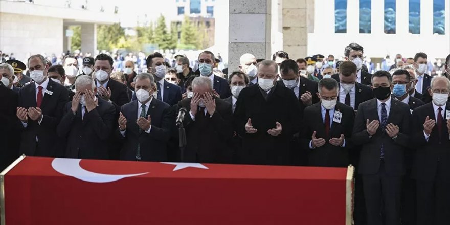 Eski başbakanlardan Yıldırım Akbulut son yolculuğuna uğurlandı