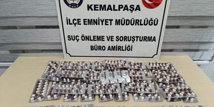 İzmir'de uyuşturucu hap bulunan otomobilin sürücüsü tutuklandı