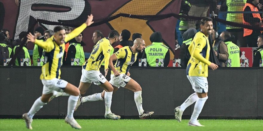 Fenerbahçe, Trabzon'da uzatmanın son dakikasında güldü